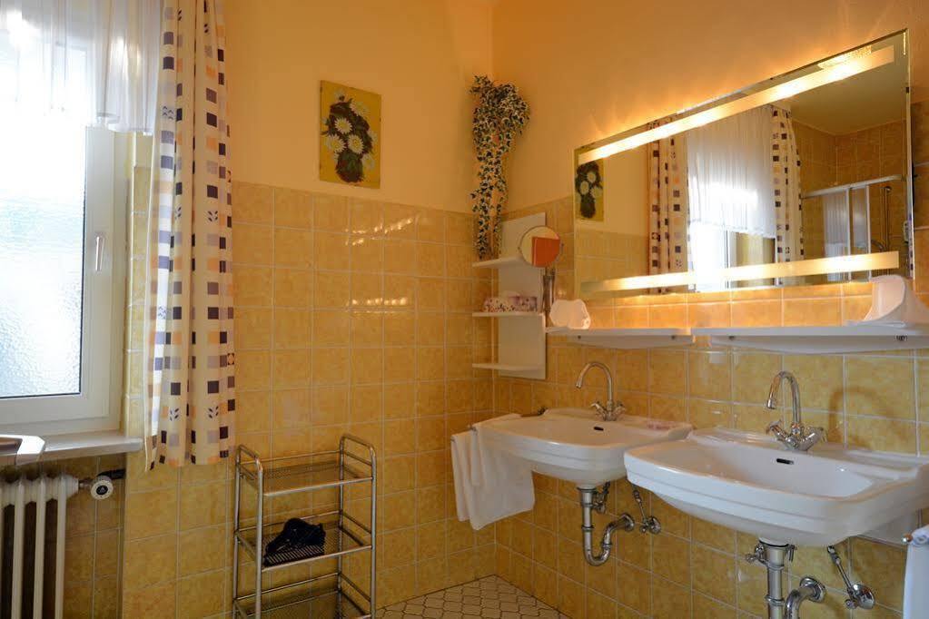 Haus Am Kurpark Hotel Garni Bad Steben Buitenkant foto
